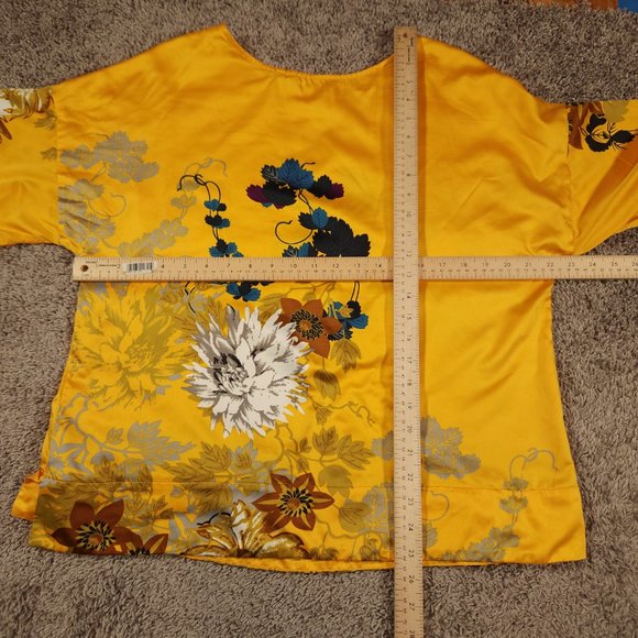 Soft Surroundings Blouse Medium Yellow Gold Floral Wide Sleeve Silky Pullover - Picture 3 of 16
